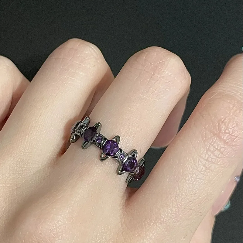Anel Saturno com zircônia e diamantes empilhados em novo estilo_voghion.com