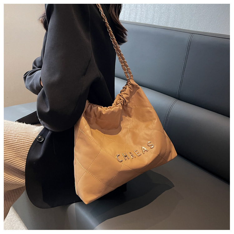 Sac à bandoulière rétro en fil à broder pour femmes, sac à grande capacité en pu, seau en treillis, sac à aisselles avec chaîne pliable, nouvelle collection_voghion.com