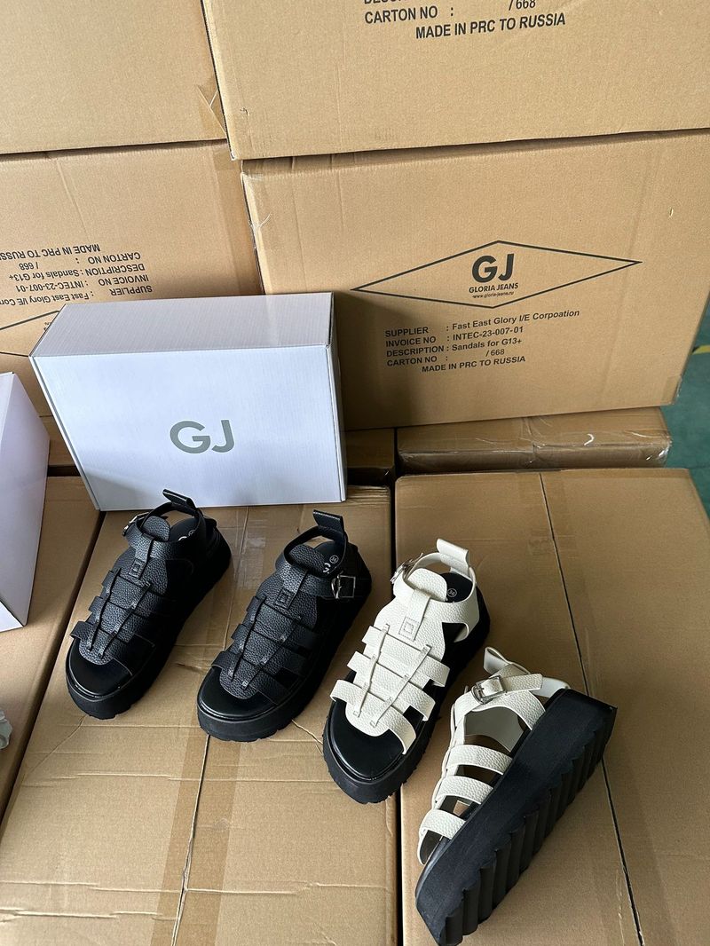 2024 summer new Roman tower buckle thick-soled sandals round toe height-enhancing large-size women's shoes foreign trade cross-border wholesale_voghion.com