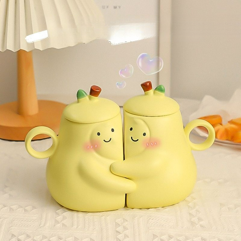 Tazza in ceramica con adesivo per acqua Hug Couple, set di tazze non separate a forma di pera, regalo di compleanno per la migliore amica_voghion.com