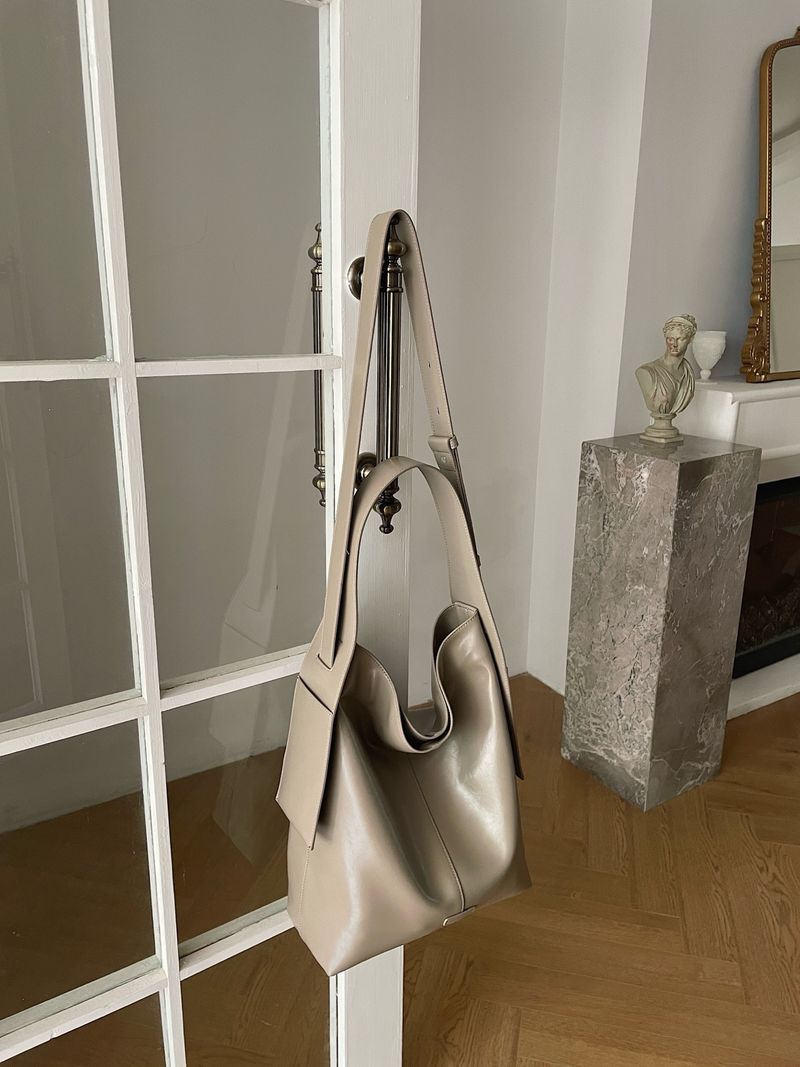 Borsa a secchiello e a tracolla da donna, primavera ed estate 2025_voghion.com