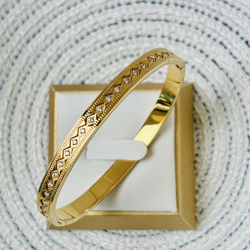 Sieradenset voor dames, modieus, gegalvaniseerd titaniumstaal, groene zirkonia, groot merk, diamant, schaakbordontwerp, armband, stapelarmband_voghion.com