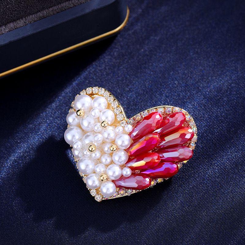 Love Pearl Brooch Women's High Sense Niche Fashion Temperament Brooch Pin Accessories_voghion.com
