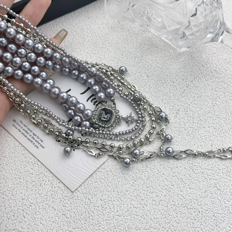 Perlenkette Herbst und Winter Kreuz Stapeln Mehrschichtiger Choker Weibliche Nische Leichtes Luxustemperament All Match Pullover Kette_voghion.com