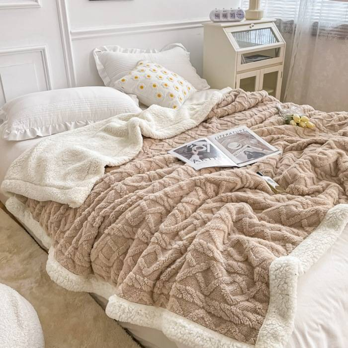 Coperta in taffetà con bordo jacquard e versione AB, comoda per tutte le stagioni._voghion.com