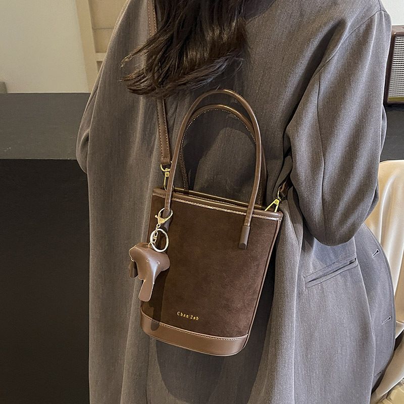 2024 New Trendy Fashion Handbag Single Shoulder Crossbody Women's Large Capacity Bucket Matte Handheld Bag_voghion.com