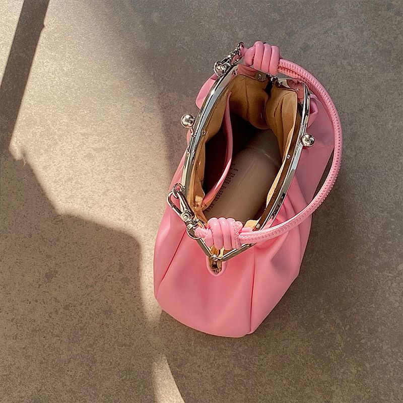 Koreanische Version, süßes Mädchen, plissiertes Abendkleid mit Clip, Schulterhandtasche, High-End-Gefühl, modisch und vielseitig_voghion.com