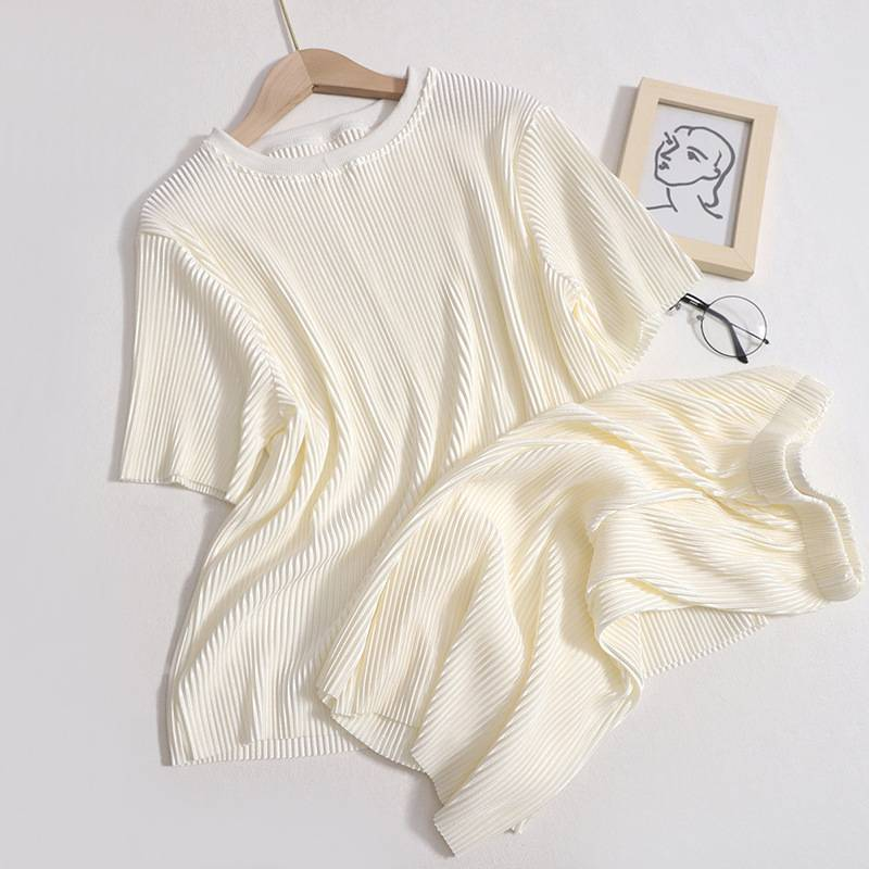 Vêtements pour femmes, costume décontracté polyvalent pour femmes, nouveau style d'été, col rond, manches courtes, t-shirt, short taille haute, costume deux pièces_voghion.com