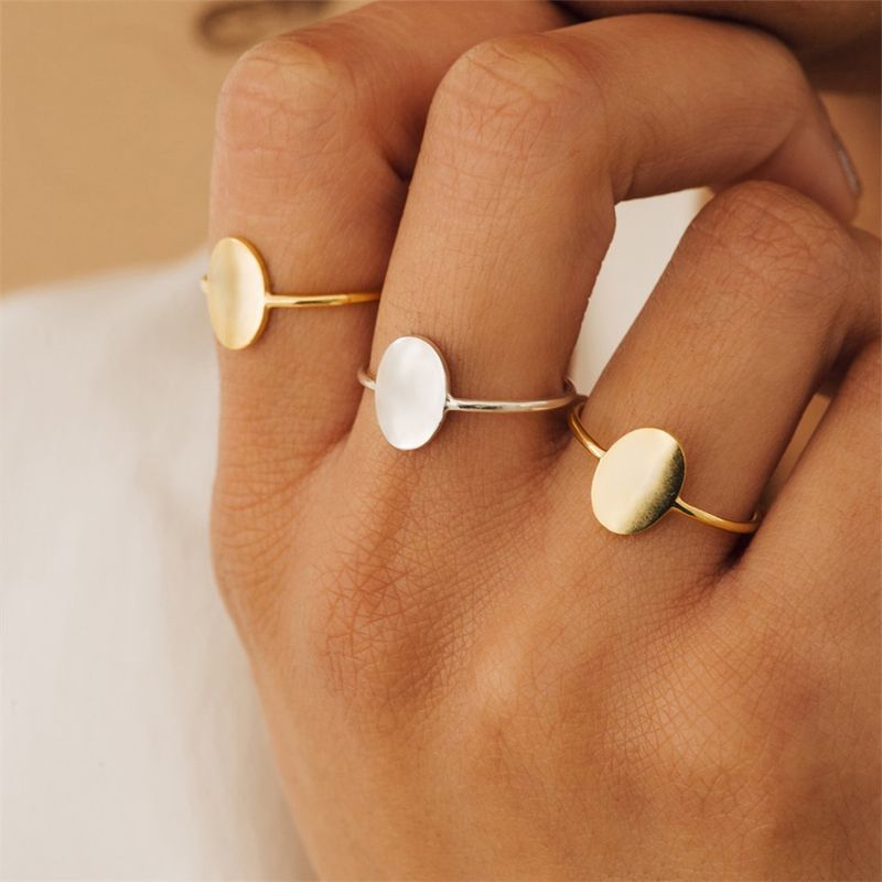 Lagerförsäljare eManco Delikat Oval Pynt Förgylld Blank Minimalistisk Feministisk Ring För Kvinnor Personlighet Kan Köpas I Partihandel_voghion.com