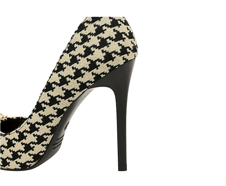 Chaussures pied-de-poule ajourées, version coréenne, à carreaux hauts, peu profonds, avec chaîne en métal et perles, talons ultra-hauts, 8829-1_voghion.com