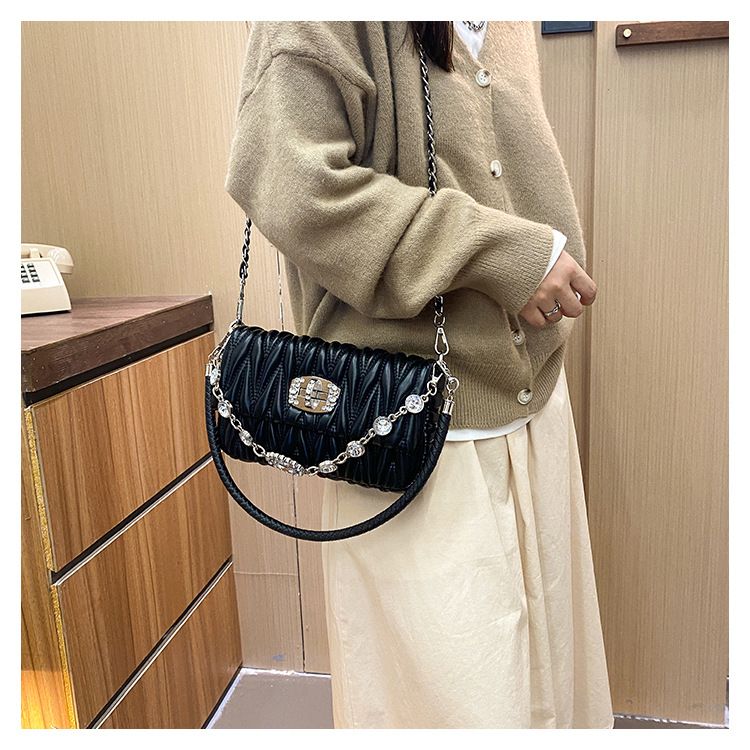 Fashionable and versatile niche chain bag one shoulder pleated diamond small fragrance style net celebrity ladies small bag ins shoulder bag_voghion.com