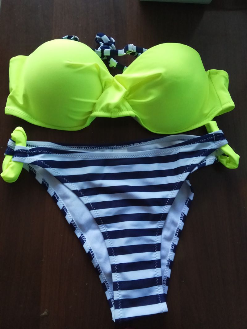 Ženska oblačila Novi razcepljeni bikini kopalke v barvi sladkarij_voghion.com
