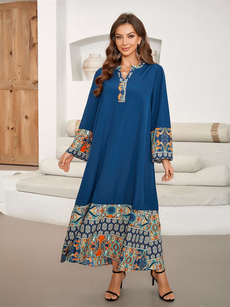 Elegantes Kleid mit mittellangen Ärmeln und V-Ausschnitt und bedrucktem Spleiß_voghion.com