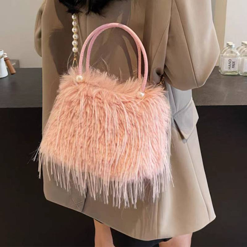 Tassel Plush Bag Autumn And Winter Pearl Handbag Fashionable Imitation Turkey Feather Messenger Bag_voghion.com