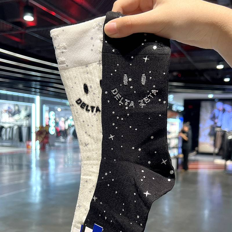 Calzini glitterati con faccia sorridente a caldo, calzini da donna con gioielli rotti, calzini da donna di lusso leggeri europei, calzini in cotone sottile primaverile ed estivo SJ_voghion.com