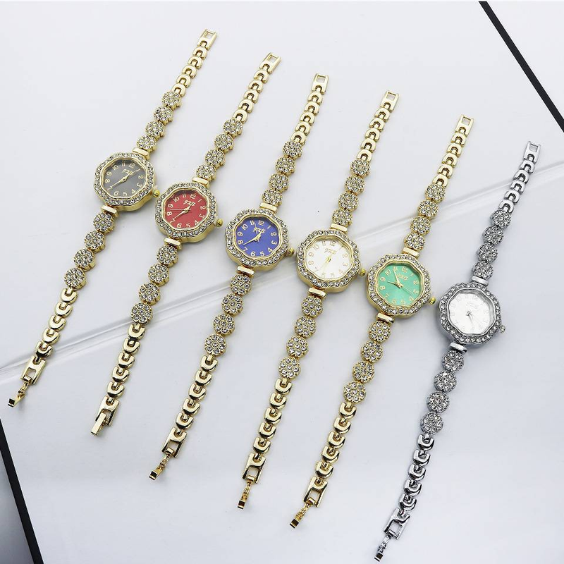 2024 nuovo orologio da donna di nicchia leggero lusso temperamento pieno di diamanti orologio alla moda quadrato quadrante piccolo_voghion.com