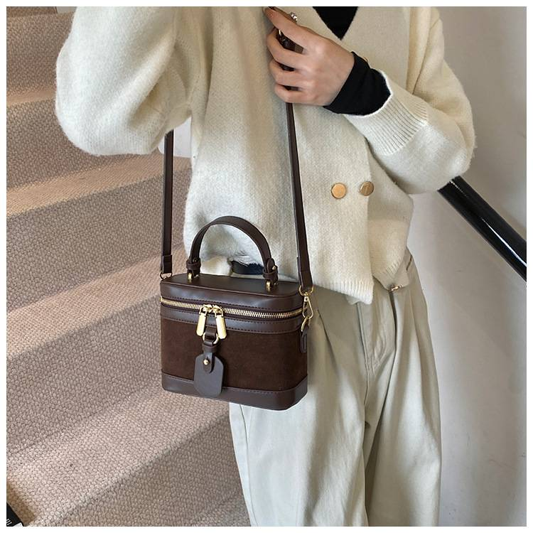 Retro Casual Handbag Box Small Bag Female 2025 Korean Version Of Advanced Texture Trend Joker Shoulder Messenger Bag_voghion.com