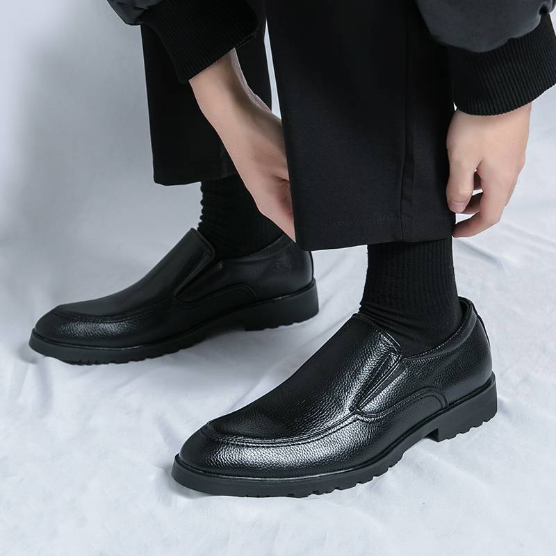 Neue, hochwertige, spitze Freizeitschuhe aus Leder für Herren, Hochzeitsschuhe mit Bullock-Fransen, ein Slip-on-Rindsledersohle, Stylist-Modeschuhe_voghion.com