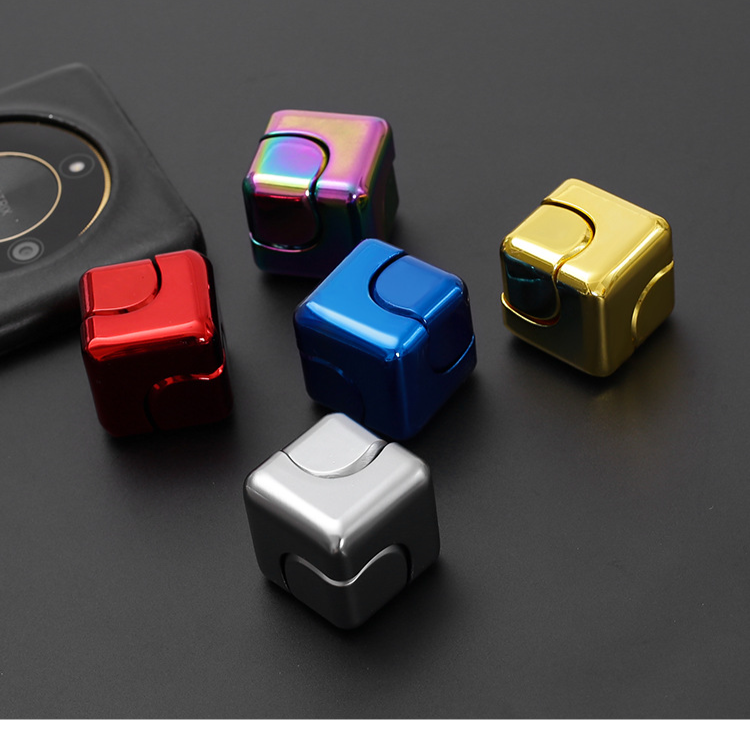 Decomprimați jucării Giroscoape colorate Giroscoape metalice Giroscoape pătrate colorate Giroscoape cu vârful degetelor Giroscoape cub Rubik_voghion.com