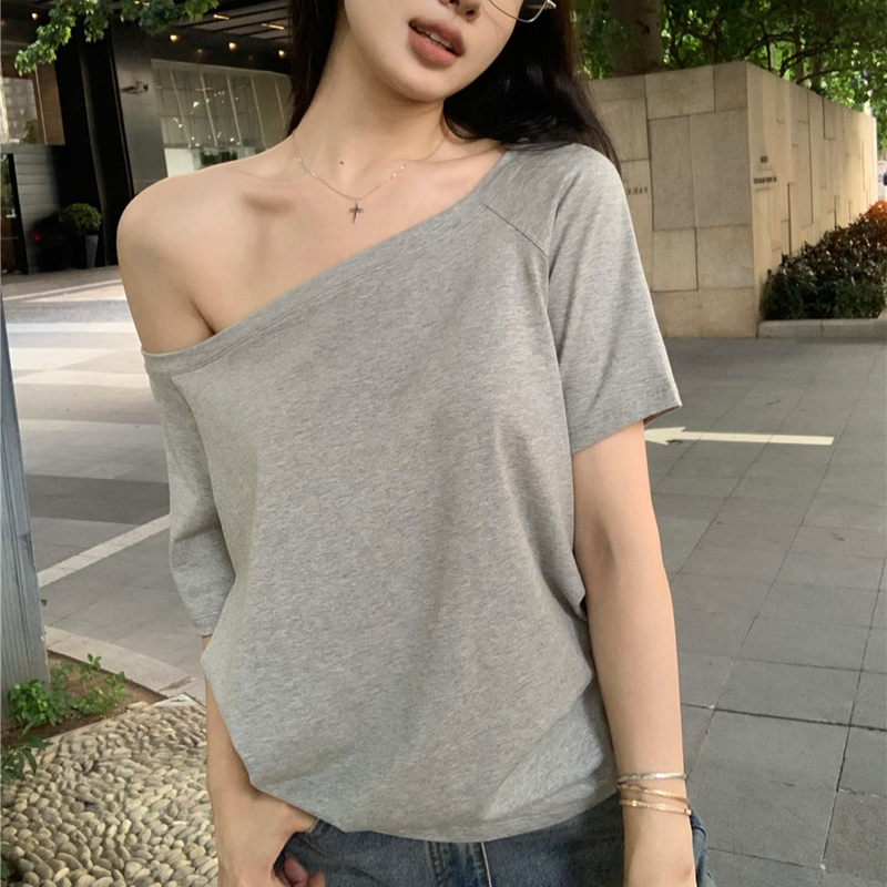 T-shirt ample à manches courtes et épaules obliques pour femme, haut décontracté, irrégulier, couleur unie, polyvalent, été 2025_voghion.com