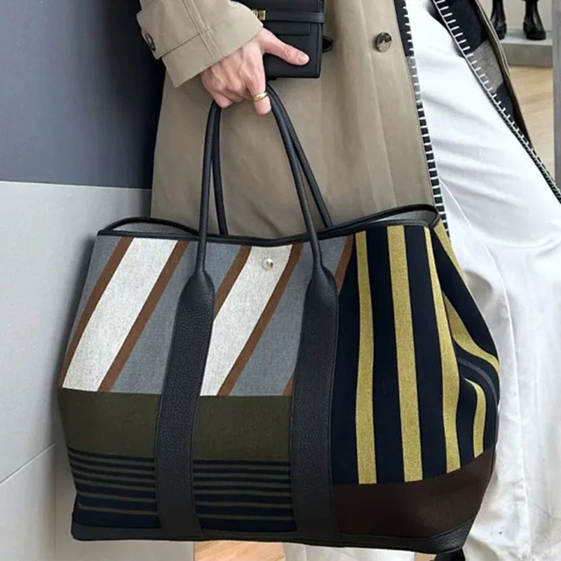 Women's Stylish Striped Garden Tote Bag - Large Capacity Canvas Shoulder Bag For Everyday Use, Magnetic Closure, Spacious Interior With Zipper Pocket_voghion.com