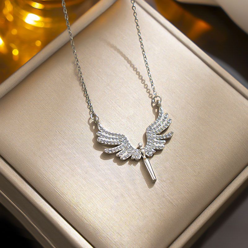 Stilvoller Verkauf Explosive Micro Inlaid Diamond Angel Wings Angel Halskette_voghion.com