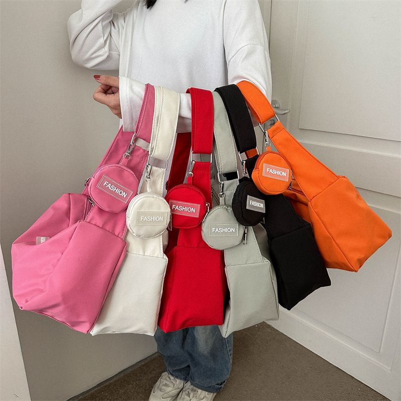 Nuova borsa a tracolla rossa 2023 per donna, design di nicchia con tracolla larga, borsa a tracolla singola casual_voghion.com