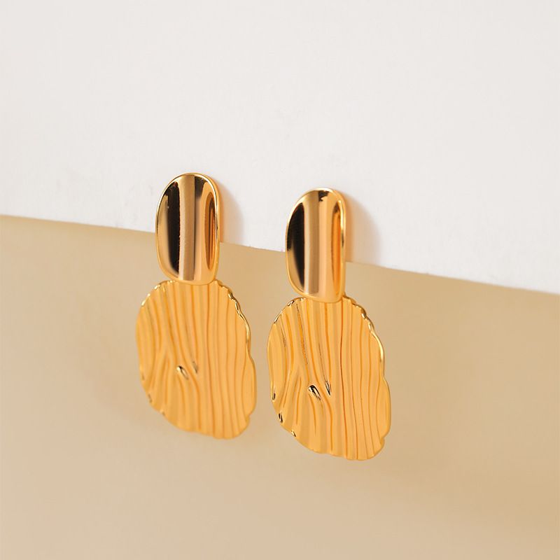 Orecchini di design con conservazione del colore di nicchia della serie Heavy Industry, personalità esagerata, placcati in rame con vero oro K_voghion.com