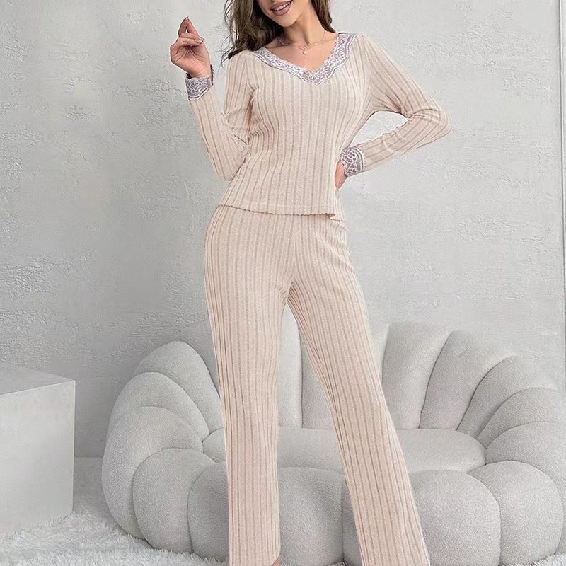 Geripptes Strickset in Übergröße für Damen – Lounge-Anzug mit V-Ausschnitt und Spitzenbesatz (atmungsaktiv und warm, S-XXXL, lässig-schick für zu Hause und unterwegs)_voghion.com