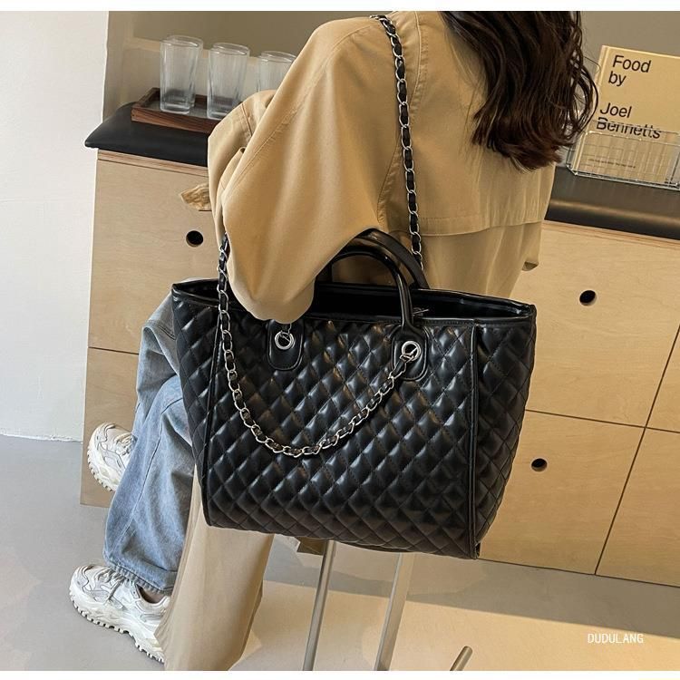 Women's Tote Bag Diamond Lattice Large Capacity Women's Bag Chain Bag Hand Bag Single Shoulder Commuter Style_voghion.com