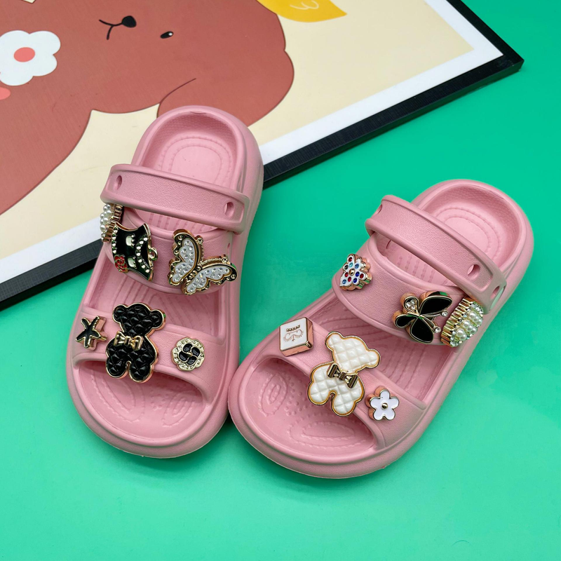 Neue kinder Nette Cartoon Schwarz Weiß Bär Sommer Jungen und Mädchen Sandalen Dicke Sohle Anti-rutsch-Strand Hausschuhe_voghion.com
