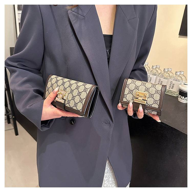 High Quality Wallet Women's New Short Multi-card Triple Fold Buckle Long Purse_voghion.com