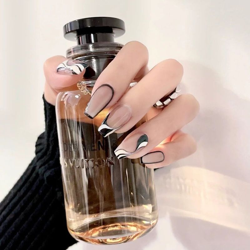 Tragbares Schachbrettmuster, abnehmbare Nagelpflaster zum Tragen, fertiges Produkt Y11_voghion.com