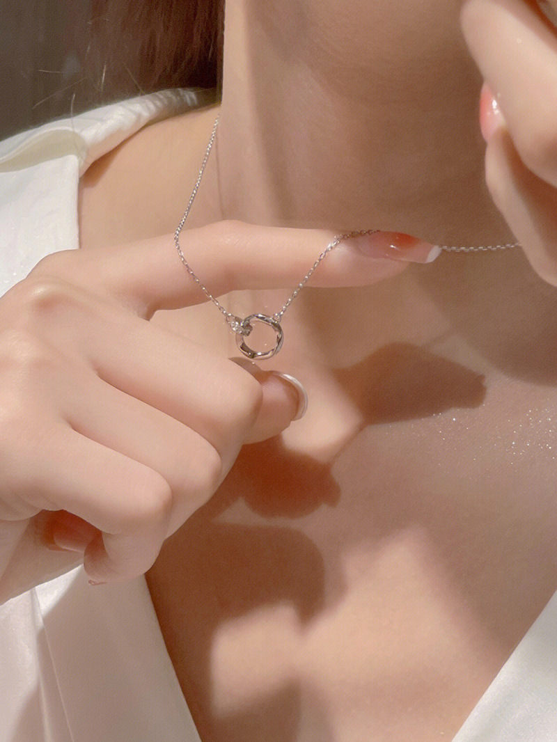 Collier pendentif cercle, bijoux, breloque circulaire, collier géométrique_voghion.com