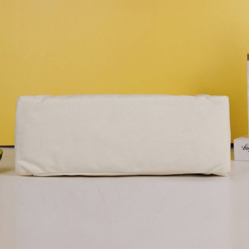 Large Capacity Tote Canvas Bag For Work And Outings, High-Quality, Commute-Friendly, Versatile, Literary Student Style Book Single Shoulder Canvas Bag_voghion.com