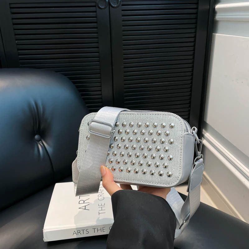 Borsa a tracolla piccola, quadrata, elegante e versatile, nuova moda 2025 per donna_voghion.com