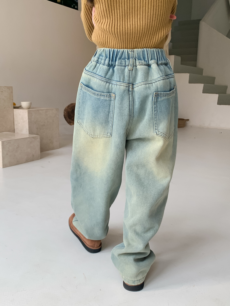 Children's 2023 winter women's baby Korean wash white denim straight leg pants children's casual all-in-one plush_voghion.com