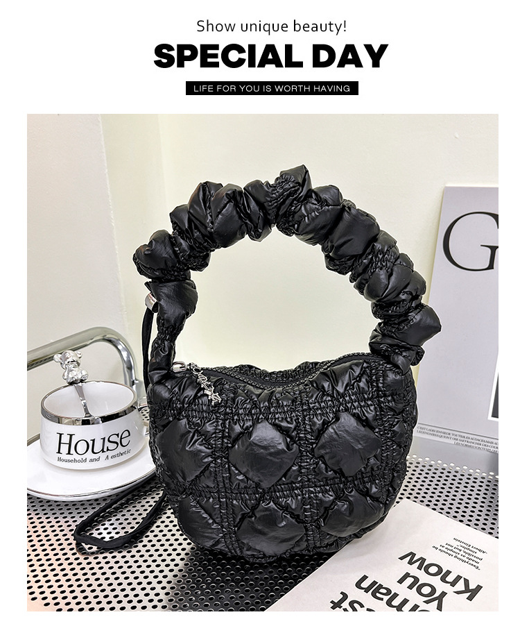 Sprin/Summer Korean Edition Exquisite Briht Face Wrinkle Underarm Mini Cloud Crowd Crossbody Women's Hih end Small_voghion.com