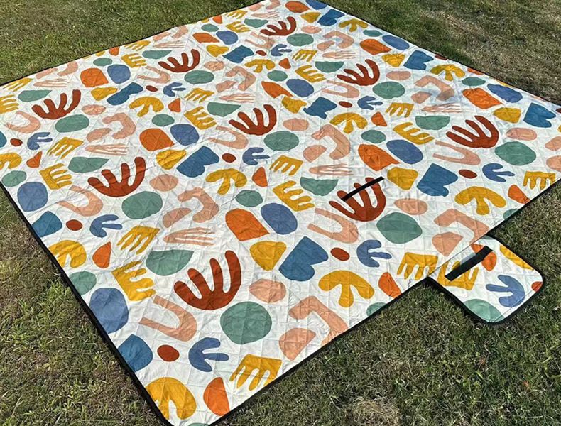 Wasserdichte Picknickdecke – Extragroß 200 x 200 cm, sanddicht und leicht (750 g) für Camping, Strand und Park_voghion.com