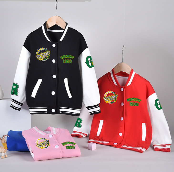 Baseballuniformjacke für Jungen und Mädchen 2023 neue koreanische Version Herbstkleidung für kleine und mittlere Kinder lose Freizeitjackenoberteile auf Lager_voghion.com