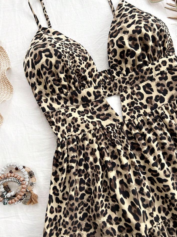 Rochie de damă sexy, cu imprimeu leopard, decoltată, cu bretele adânci în V și spate expus, 2025_voghion.com