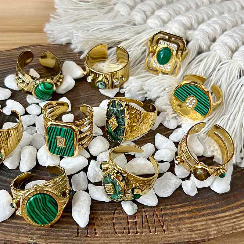 Anello in acciaio al titanio con apertura in pietra naturale rosso netto con bracciale a nicchia in malachite sciolto che non sbiadisce_voghion.com
