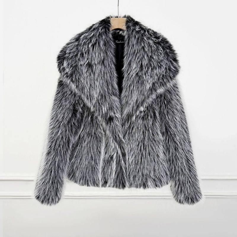 Luxuriöser Kunstpelzmantel mit breitem Revers – modische Winterjacke für Damen in mehreren Farben (Weiß, Grau, Schwarzweiß, Beige, Braun, Gestreift, Creme)_voghion.com