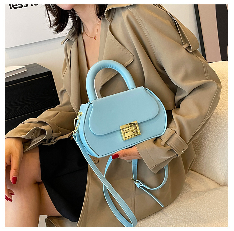 Tas Dames 2023 Nieuwe Draagbare Harde Shell Damestas Mode Tassen Dames Schoudertas Grensoverschrijdende Eenvoudige Messenger Damestas_voghion.com