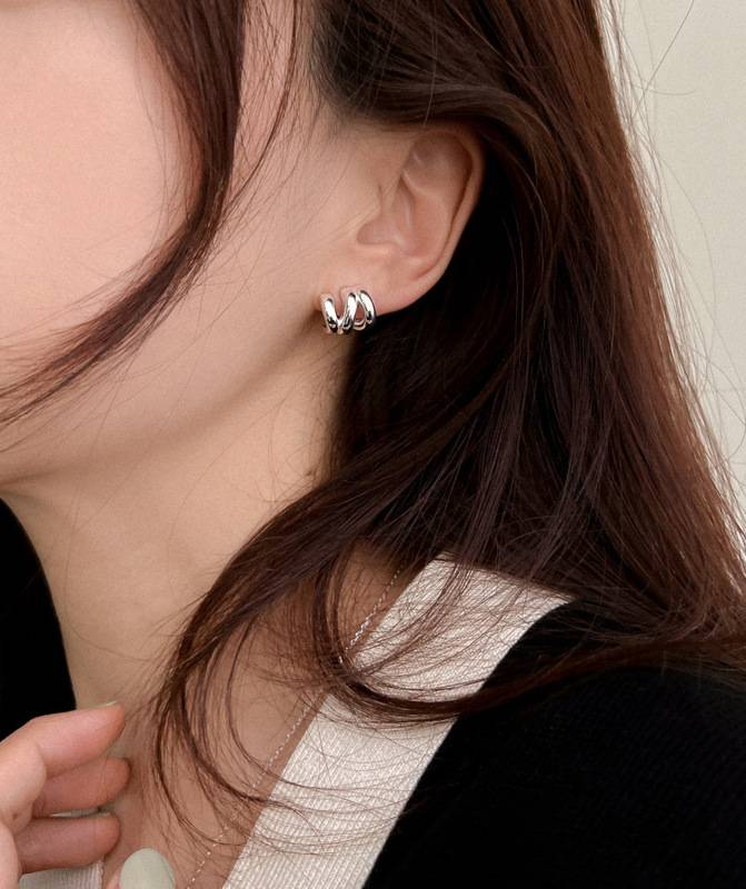 Orecchini a cerchio piccoli in metallo a tre strati, design di nicchia, orecchini di alta qualità, tendenza, orecchini unici per le donne_voghion.com