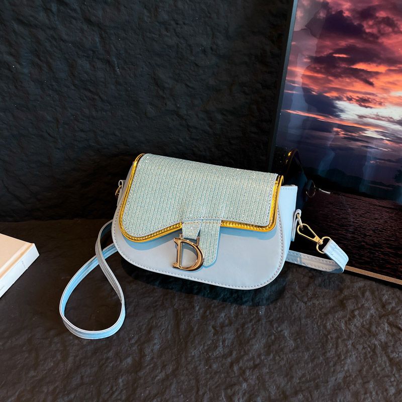 Ladies Chic D Monogram Crossbody Bag Glossy Finish Spacious Magnetic Snap Closure Adjustable Strap Commute Travel Bag 21*6*13cm_voghion.com