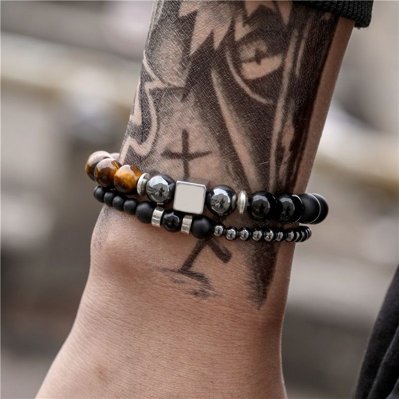 8 mm schwarzer, mattierter Tigerauge-Stein, 4 mm schwarzer Eisenstein durch den Würfel, elastisches Armband-Set für Männer_voghion.com