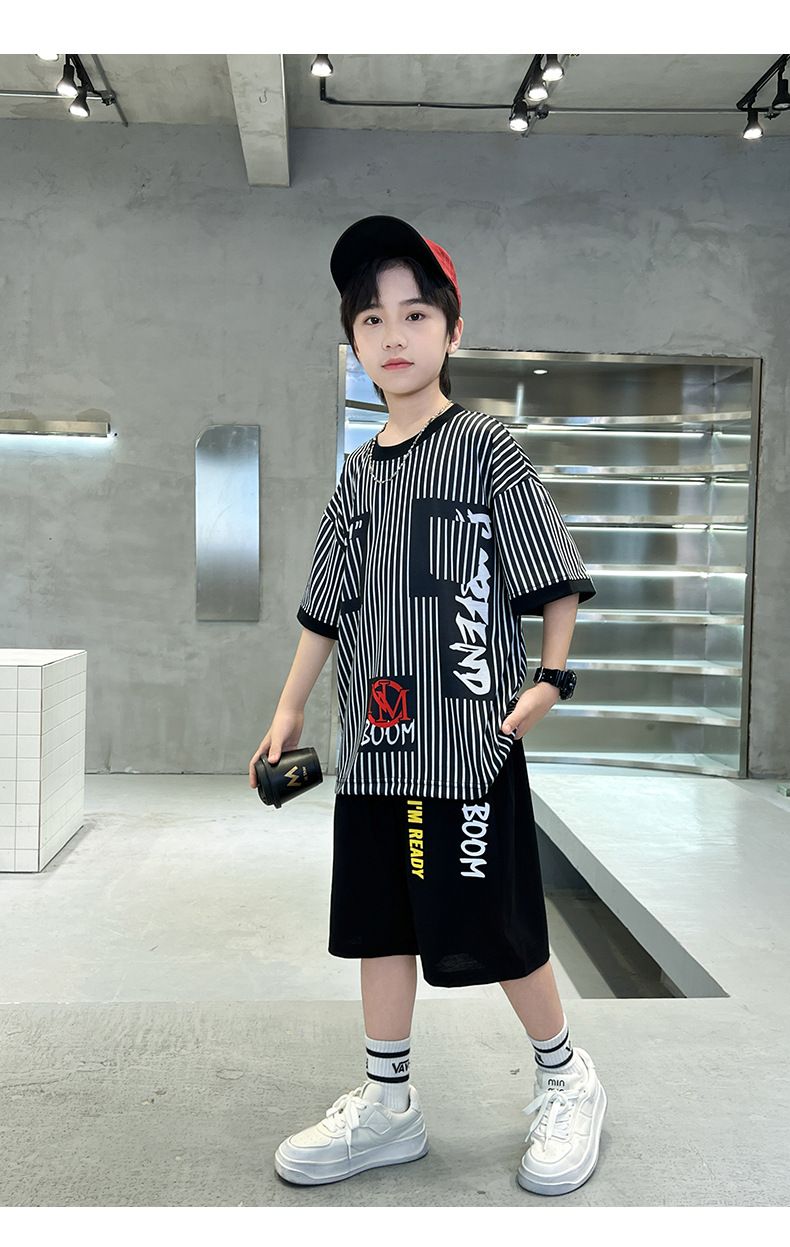 Kinderkleidung Neue Sommer Kinder Street-Strahlen Kurzarm Shorts Anzug Jungen Striped Print Modische Casual Rundhals Anzug_voghion.com
