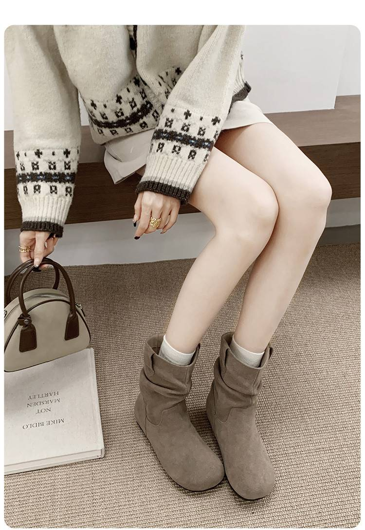 Cameido Damen Westernstiefel mit runder Zehenpartie und gefaltetem Flor und flacher Sohle aus Wildlederimitat für Herbst und Winter im Retro-Braun-Stil_voghion.com