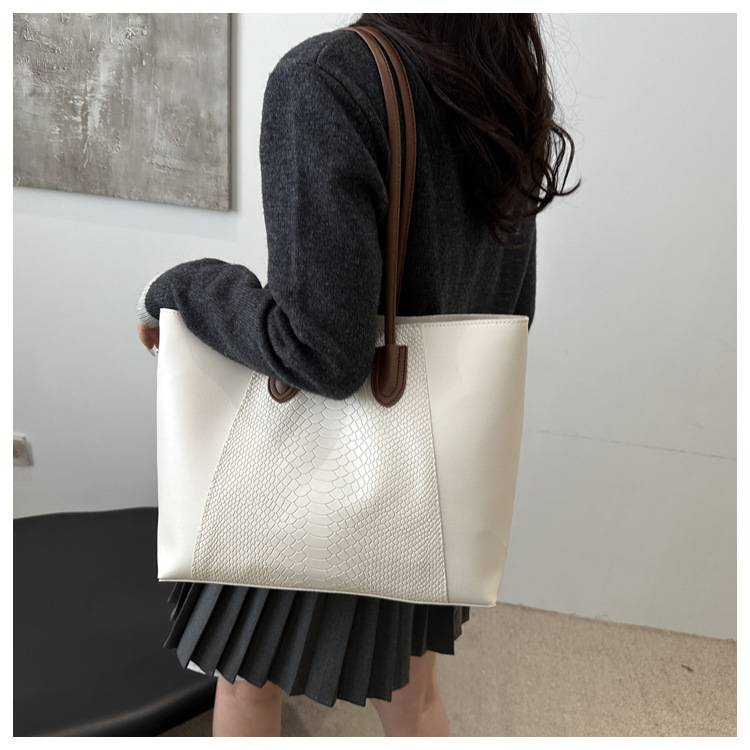 Large-capacity Simple Portable Tote Bag New Autumn And Winter Joker Advanced Commuter One-shoulder Underarm Bag_voghion.com